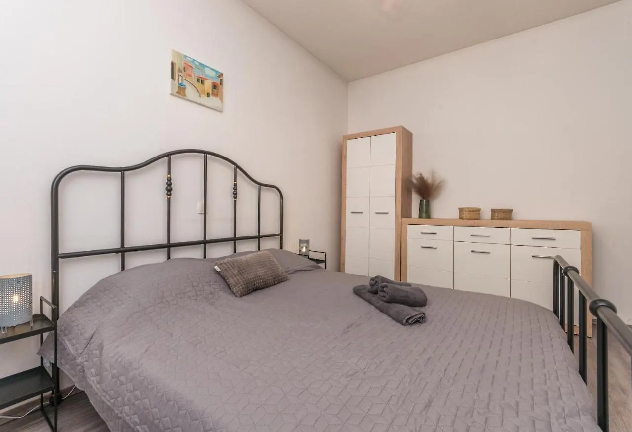 Villa Lucija Biograd Na Moru Croatia